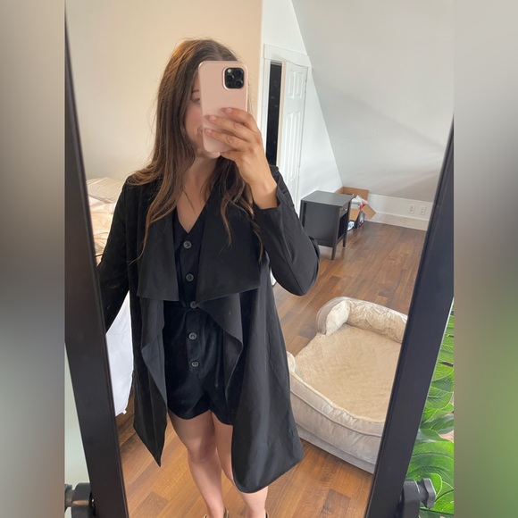 Women Blazer/Cardigan! - Picture 6 of 6